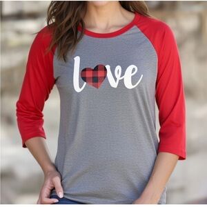 NWOT Love Buffalo Check Heart Top